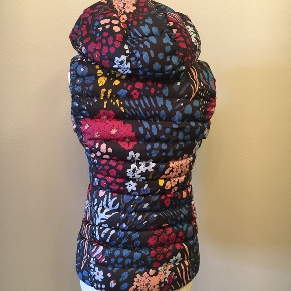 NWT Adidas Puffy Vest - Picture 4 of 5